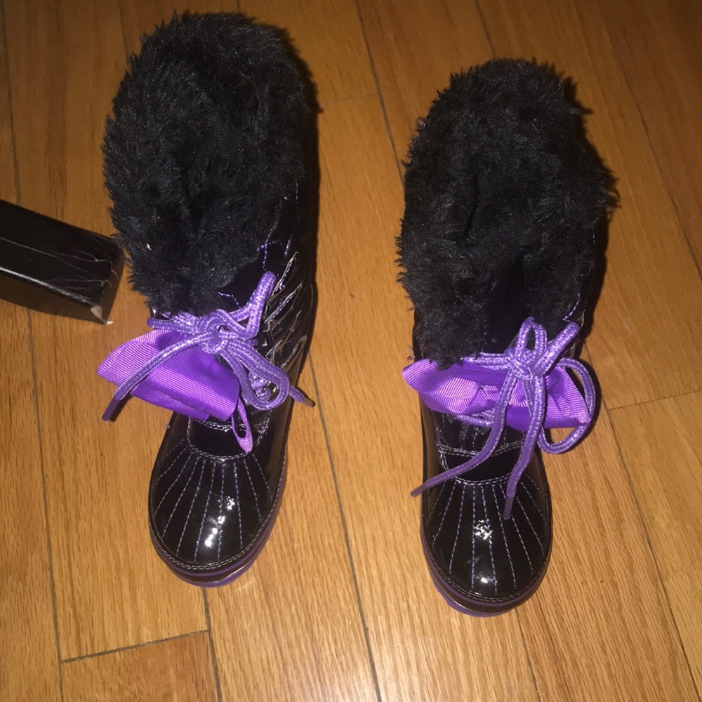 Little Girl Snow Boots -worn once, looks brand new